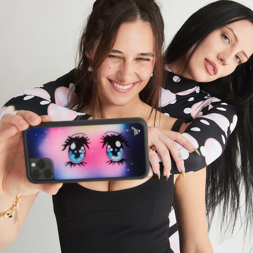 欧美f联名Sandy Liang卡姿兰大眼睛苹果15适用iPhone14/13ProMax手机壳可爱全包防摔夏日12防摔WF保护套17