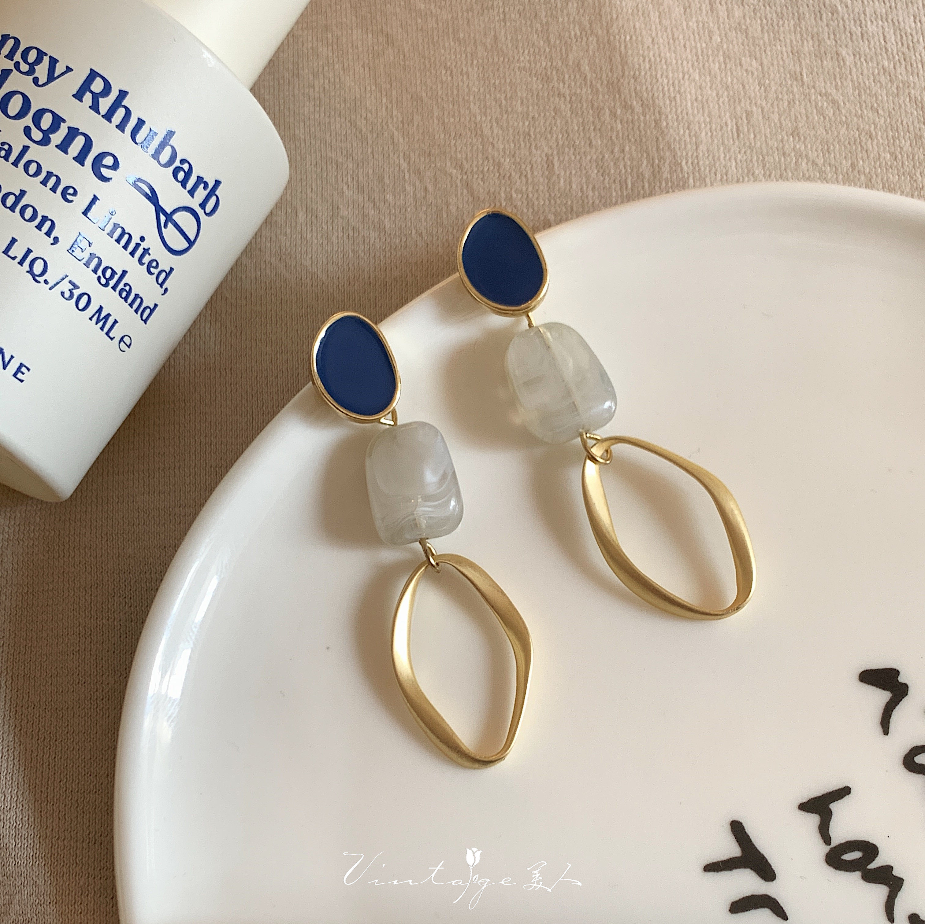 「莫里艺术展」法式高级感气质复古简约克莱因蓝几何拼接耳环耳夹,饰品/流行首饰/时尚饰品新,耳环,淘宝优惠券,粉丝福利购,淘宝优惠卷