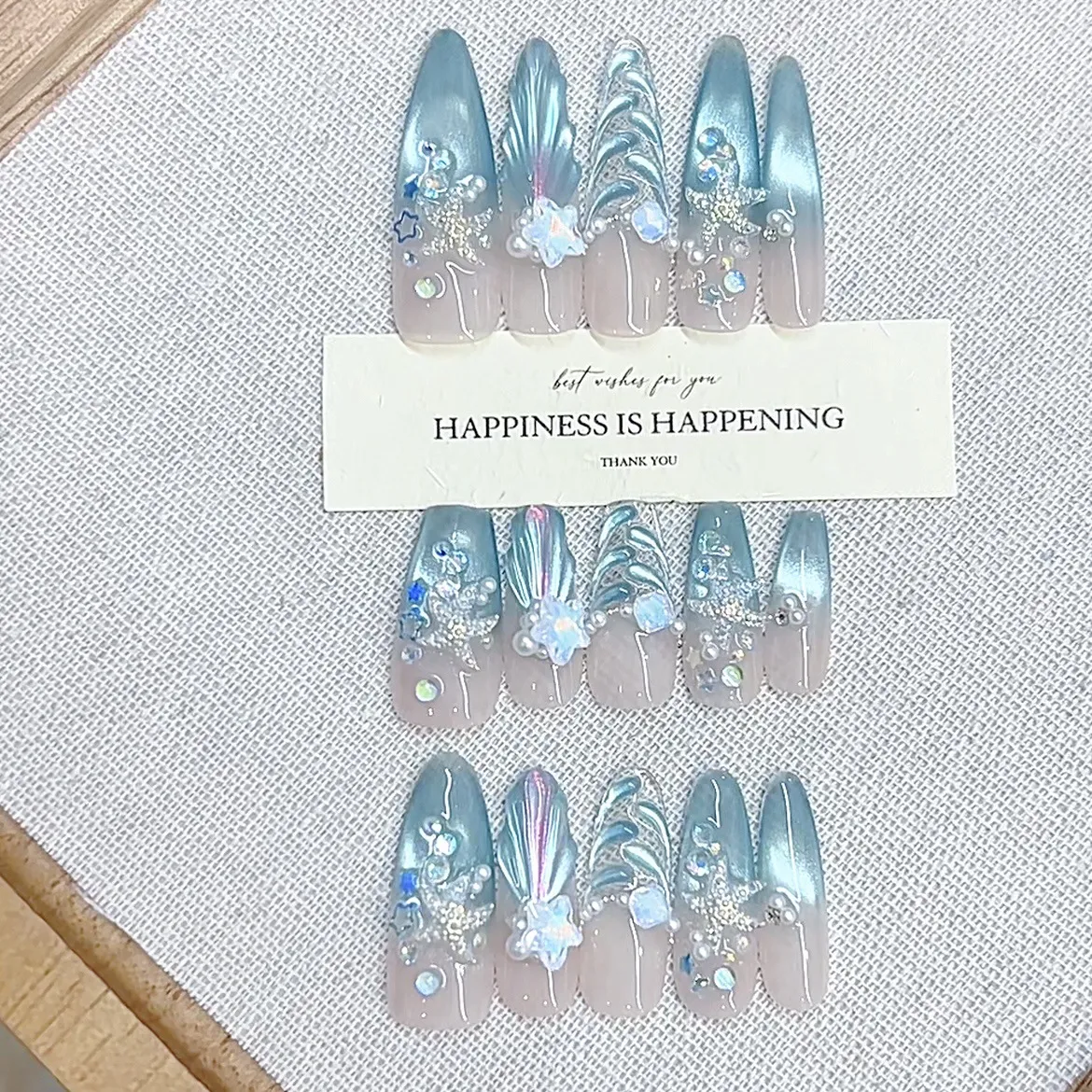 奈姿 纯手工捏制工艺夏季新款大海的秘密手绘鱼尾浪花猫眼美甲贴