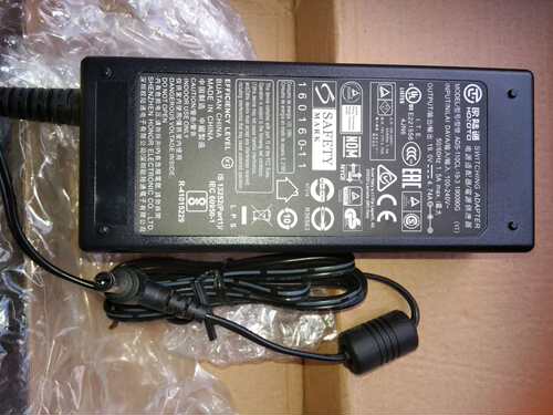欧陆通19V4.74A电源适配器5.5