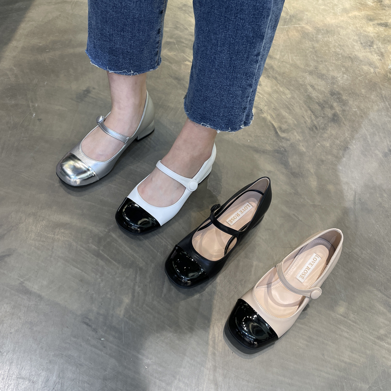 小池在首尔圆头浅口粗跟玛丽珍鞋