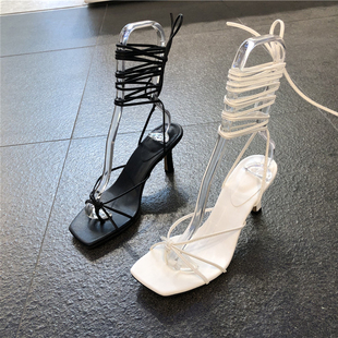 鞋子女2023春夏新款皮带装饰露趾脚踝绑带方头细高跟罗马性感凉鞋