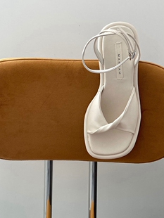 小池在首尔2025秋季 女韩国东大门后绊带简约圆跟方头露趾高跟凉鞋