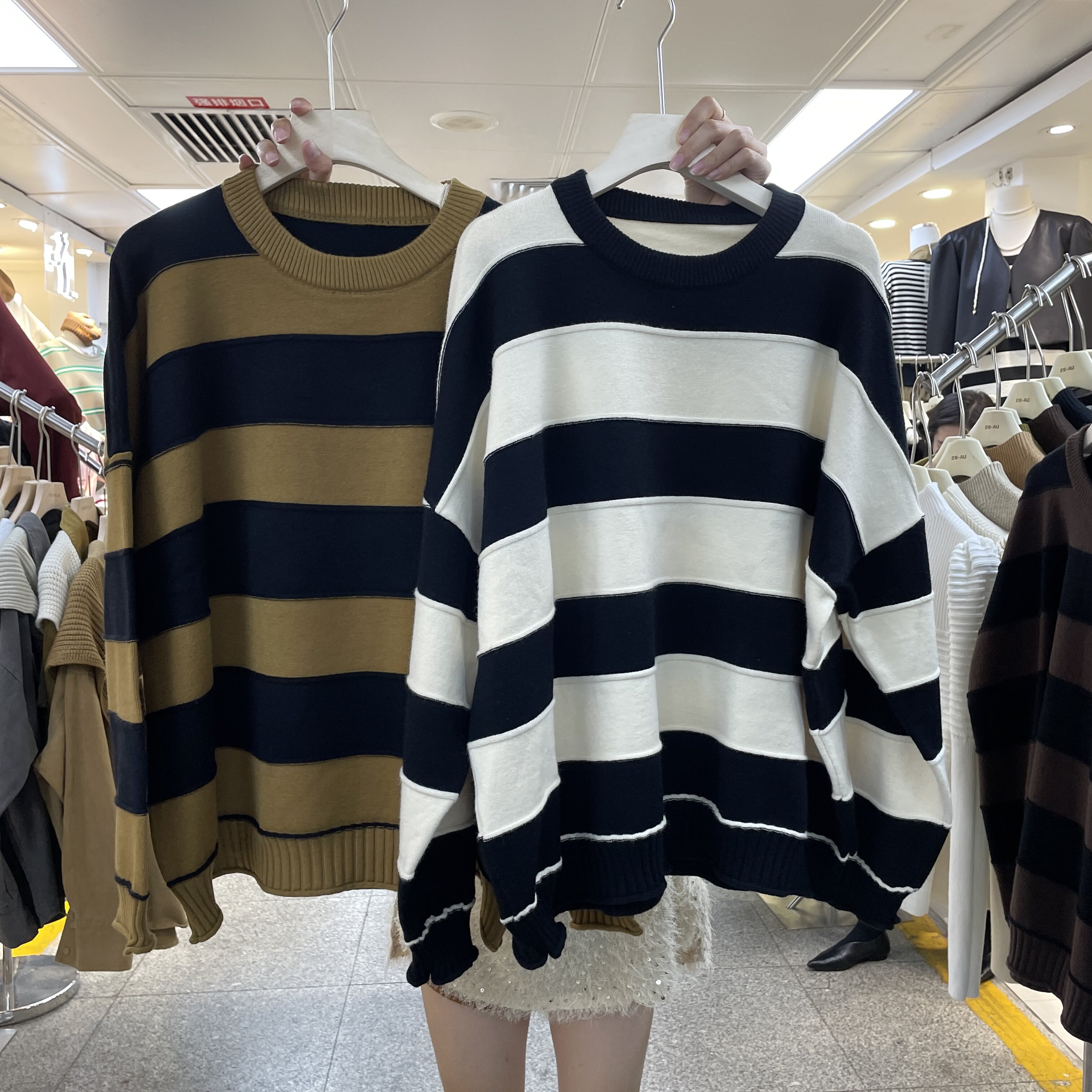 圆领韩版宽松针织条纹