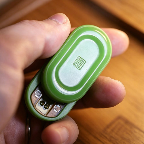 搞点好玩吱吱宝石推牌edc解压玩具磁吸段落啪啪币无聊减压神器