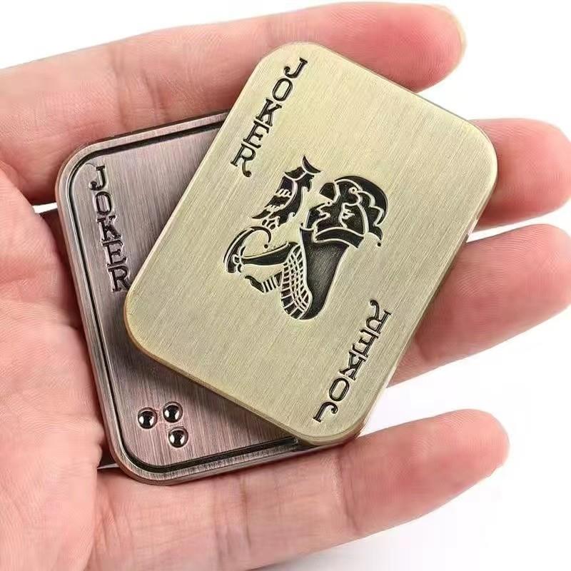 扑克AK王金属啪啪币edc指尖金属推牌币手推响啪啪牌陀螺解压玩具