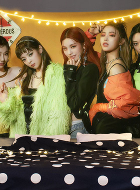 Itzy组合 背景布照片海报同款周边定制挂毯DIY房间布置改造墙布礼