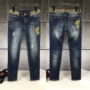 2019 vẻ đẹp mới đầu quần jeans thêu cao cấp thời trang nam xu hướng lỗ chân thon dài quần thun nam - Quần jean quần đùi nam