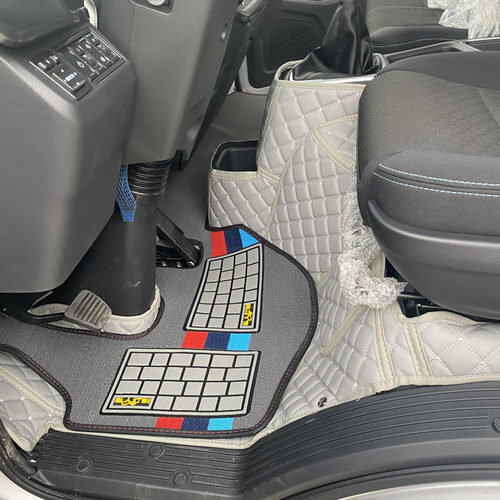 福田奥铃速运PRO圣龙ES5PRO脚垫