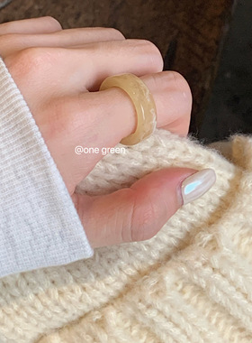 蜡酸复古时尚树脂白色玳瑁戒指