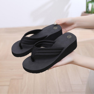 女士沙滩度假防滑拖鞋夏季新款时尚亮片松糕人字拖布带