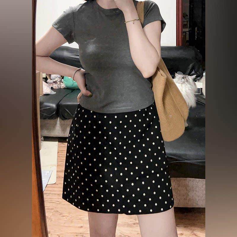 潮牌黑色波点西装短裙女新款薄款大码胖mm遮肚梨型身材a字半身裙