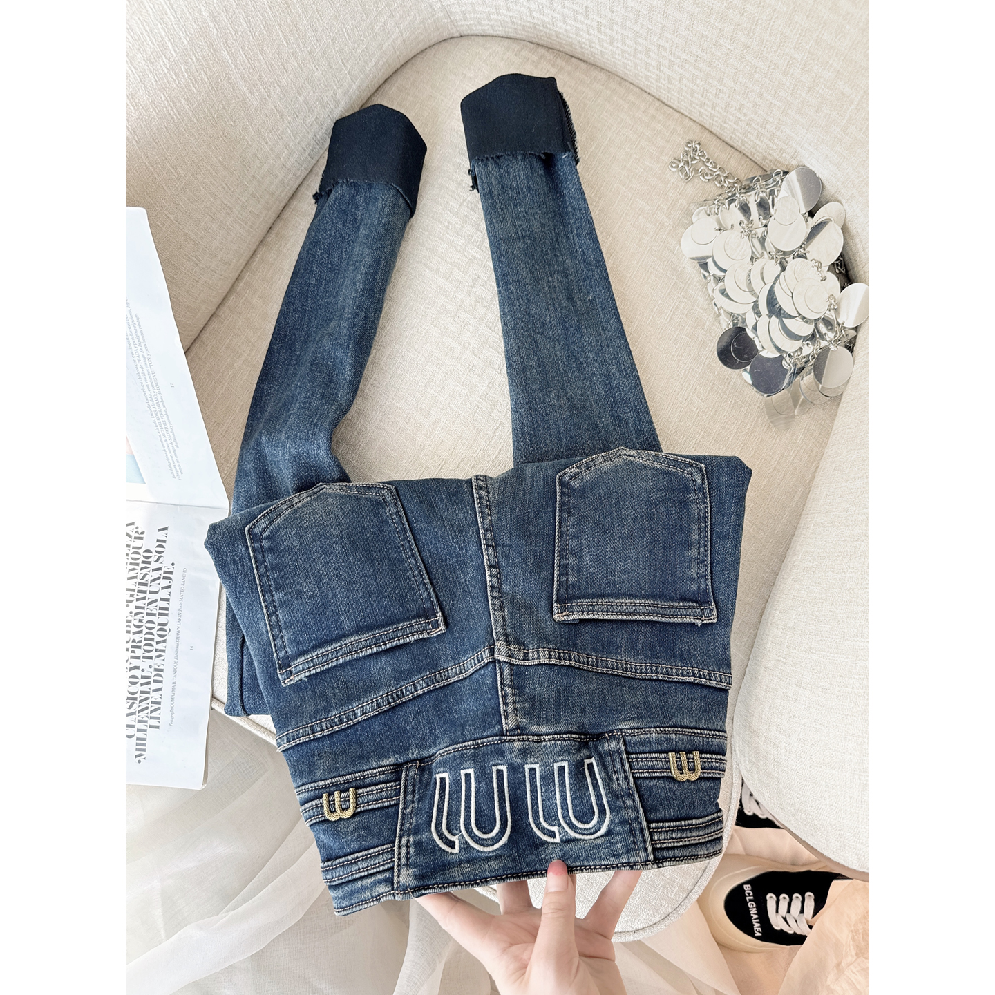 蓝灰色高腰加绒紧身牛仔裤女