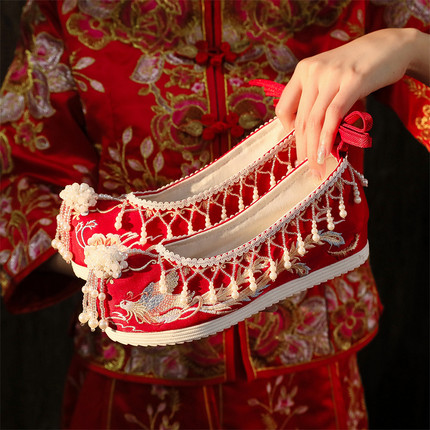 新款汉服婚鞋女内增高古装中式绣花鞋红色新娘高跟复古流苏秀禾鞋