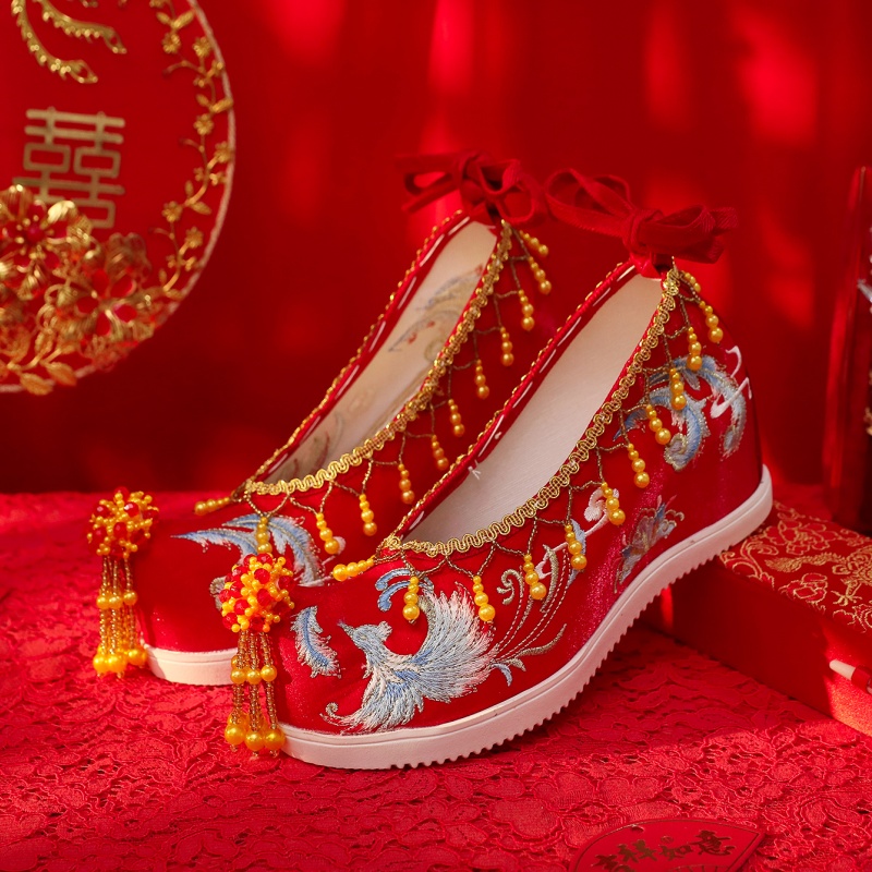 新款汉服鞋子女春秋古装内增高中式绣花鞋新娘翘头婚礼古风秀禾鞋