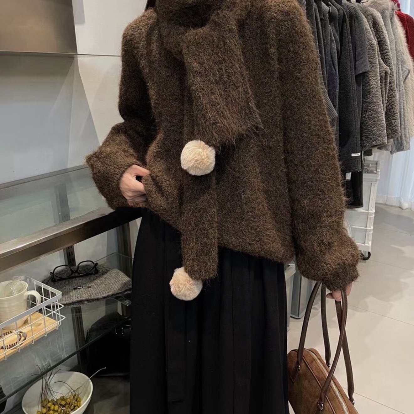 C位STU多IO-韩系简约慵懒圆领休闲保暖毛衣(配围巾+可拆毛球)3232