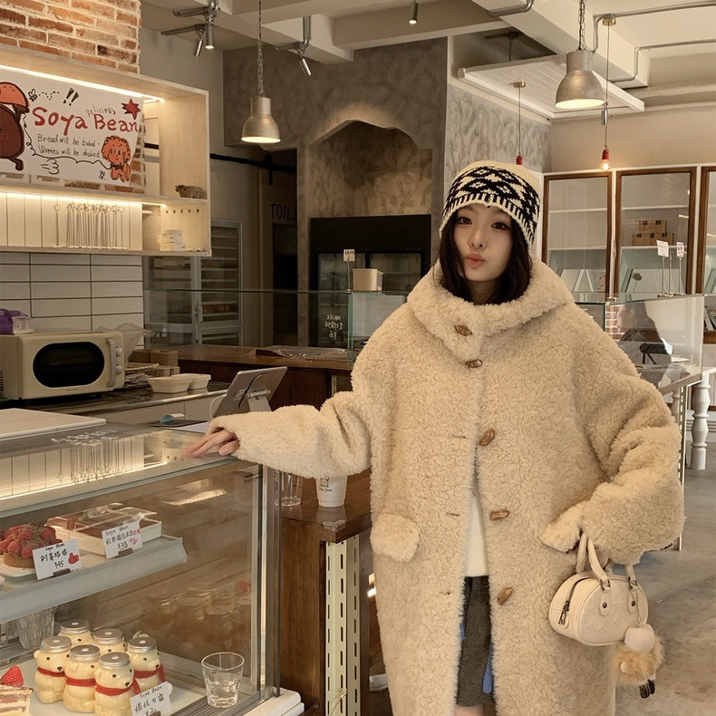 多多设计牛角扣太妃糖加厚保暖羊毛外套（含100羊毛）YLF362999