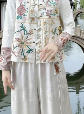 多多珠盘扣圆领重工复古刺绣花国风马甲(不含下装+内搭)CS-YF-10