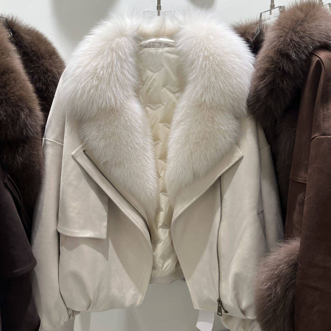 多多店鹅绒内胆羽绒服羽绒服(配毛领狐狸毛真毛不可拆卸)GNT036W