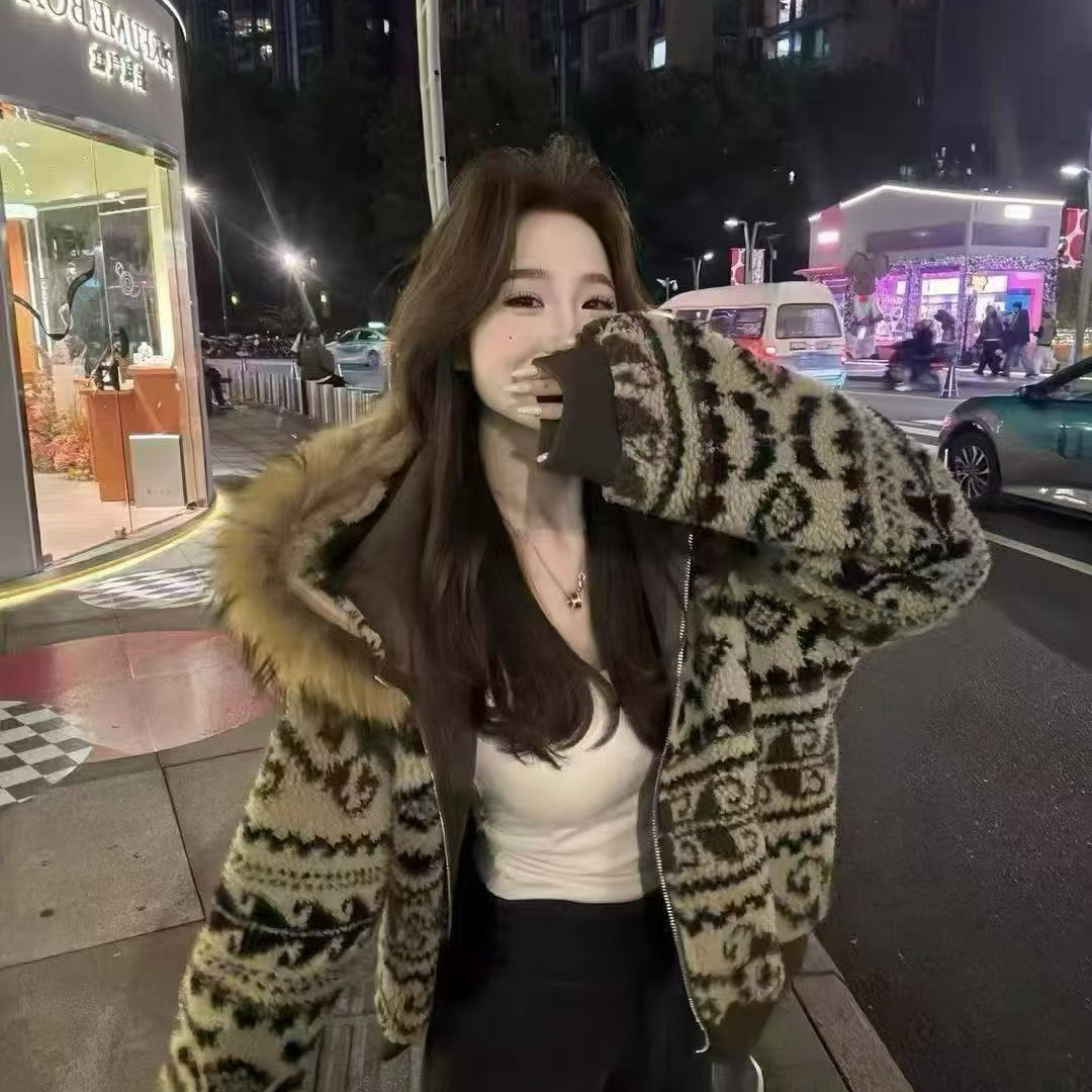 多多条纹羽绒服(配毛领貉子毛真毛可拆卸)(含80白鸭绒)40B12229