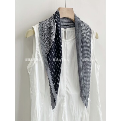 黑色腰果四方格春夏新款小丝巾百搭黑色女士时尚高级感领巾