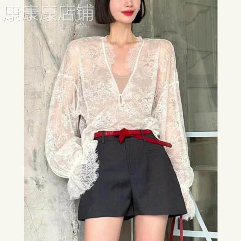 早秋2025新款绝美独特套装今年流行超漂亮百搭蕾丝上衣短裤两件套