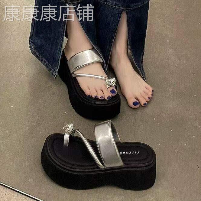 香港真皮厚底水钻套趾凉拖鞋女夏外穿2026新款松糕增高不累脚凉鞋