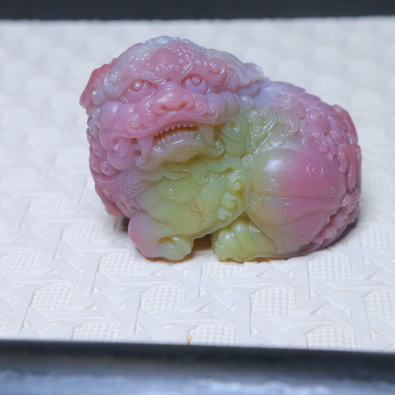 天然盐源玛瑙精雕瑞兽貔貅手把件
