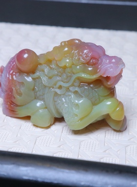 天然盐源玛瑙精工巧雕俏色红黄包浆山海经玄武麒麟摆件