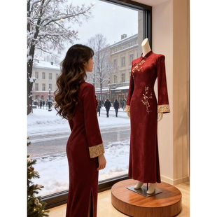 红色旗袍新中式女冬装刺绣订婚礼服国风改良连衣裙金梅报喜倒大袖