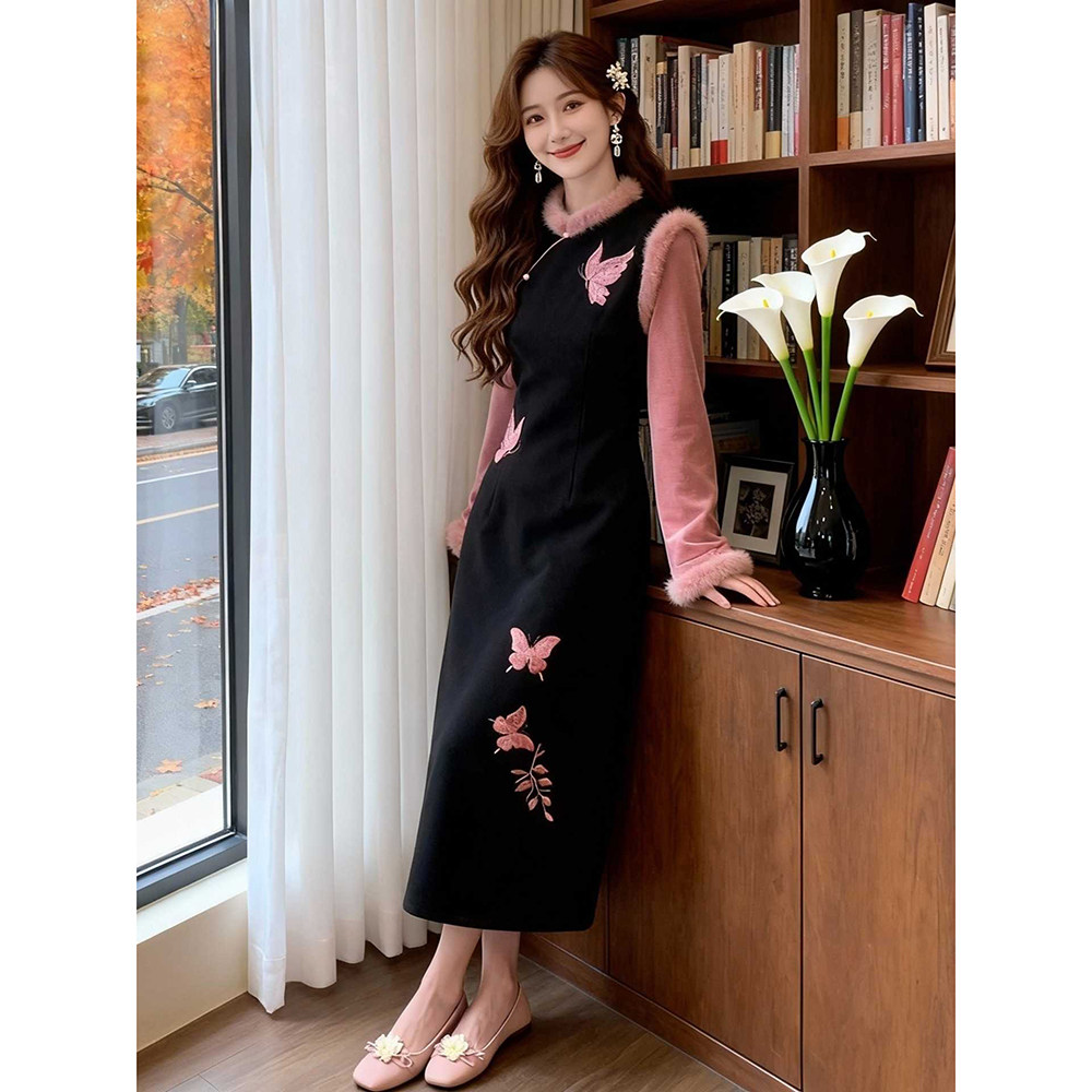 新中式蝴蝶刺绣复古长裙2025秋冬