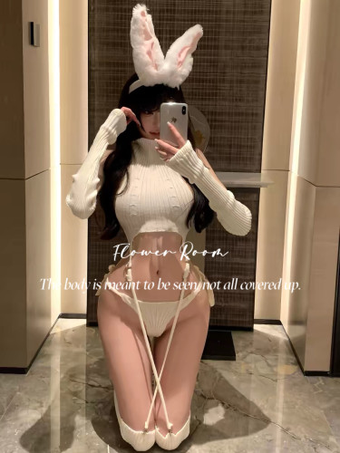 Flower Room宅兔兔酱*超萌小套装白色高领露背吊带袜毛衣纯欲可爱