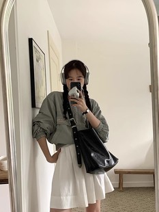 韩版新款高质感休闲大容量潮女包时尚油腊皮单肩斜跨通勤托特大包