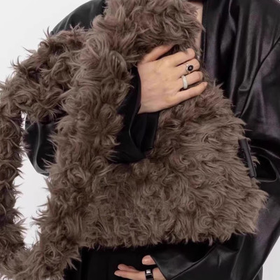 2025秋冬毛绒包弥赛亚少女毛毛单肩斜挎包流浪风大容量复古托特包