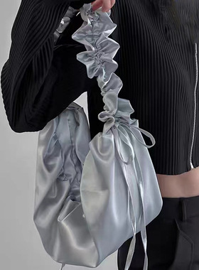 新款韩系ins百搭褶皱花边抽绳设计大容量单肩斜挎包时尚袋背包女