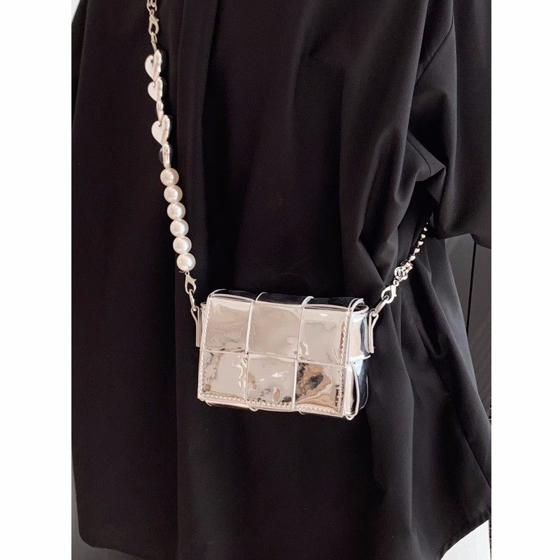 小众设计迷你小方包辣妹银色珍珠链条手拎包夏季高级感单肩斜挎包,箱包皮具/热销女包/男包,小方包,淘宝优惠券,粉丝福利购,淘宝优惠卷