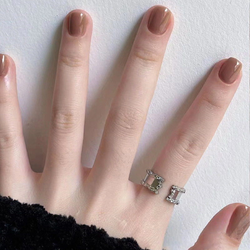 初秋氛围感焦糖色简约显白型纯色美甲片假指甲成品穿戴甲女士专用