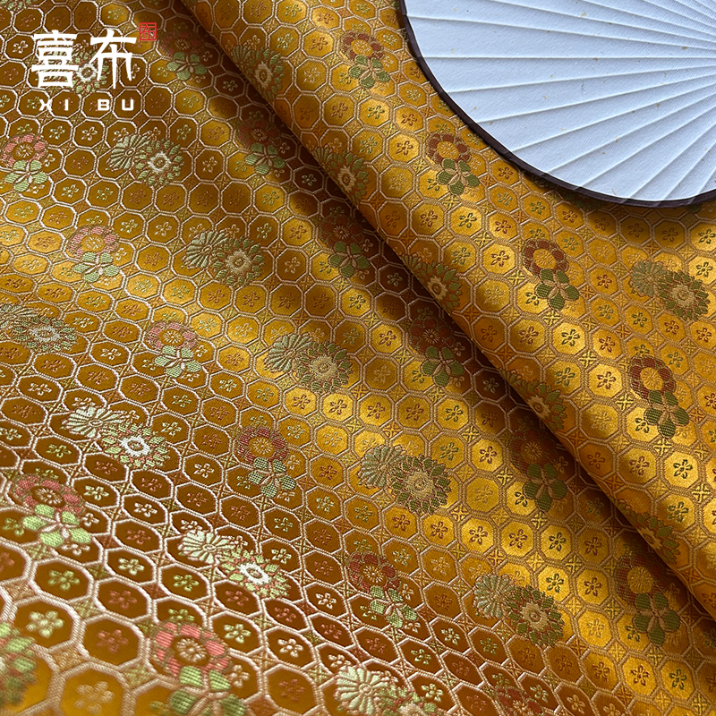 龟背春菊仿宋锦织锦缎布料旗袍提花布新国风马甲短袄几何汉服面料