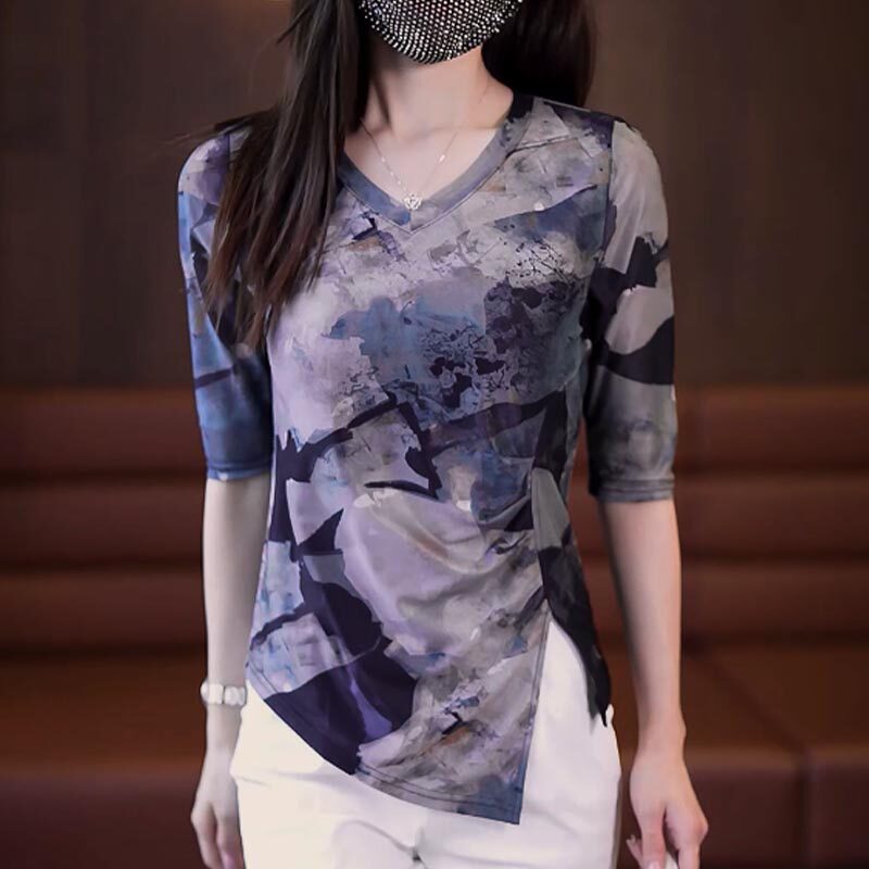 2026早春新款女装上衣薄款网纱打底衫V领时尚复古百搭T恤修身小衫