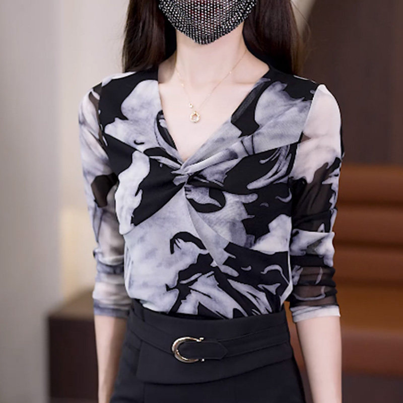 漂亮新款2026小衫早春洋气减龄网纱打底衫女内搭大码遮肚上衣藏肉