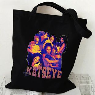 外贸跨境KATSEYE 动漫周边通勤帆布包 热销时尚百搭单肩托特包