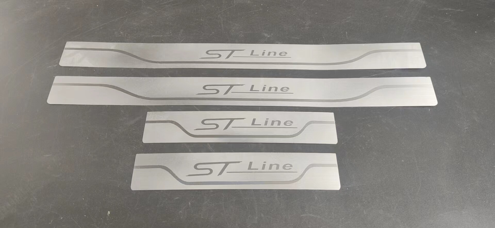 适用于福特蒙迪欧福克斯翼虎锐际ST LINE镜面新超薄门槛条