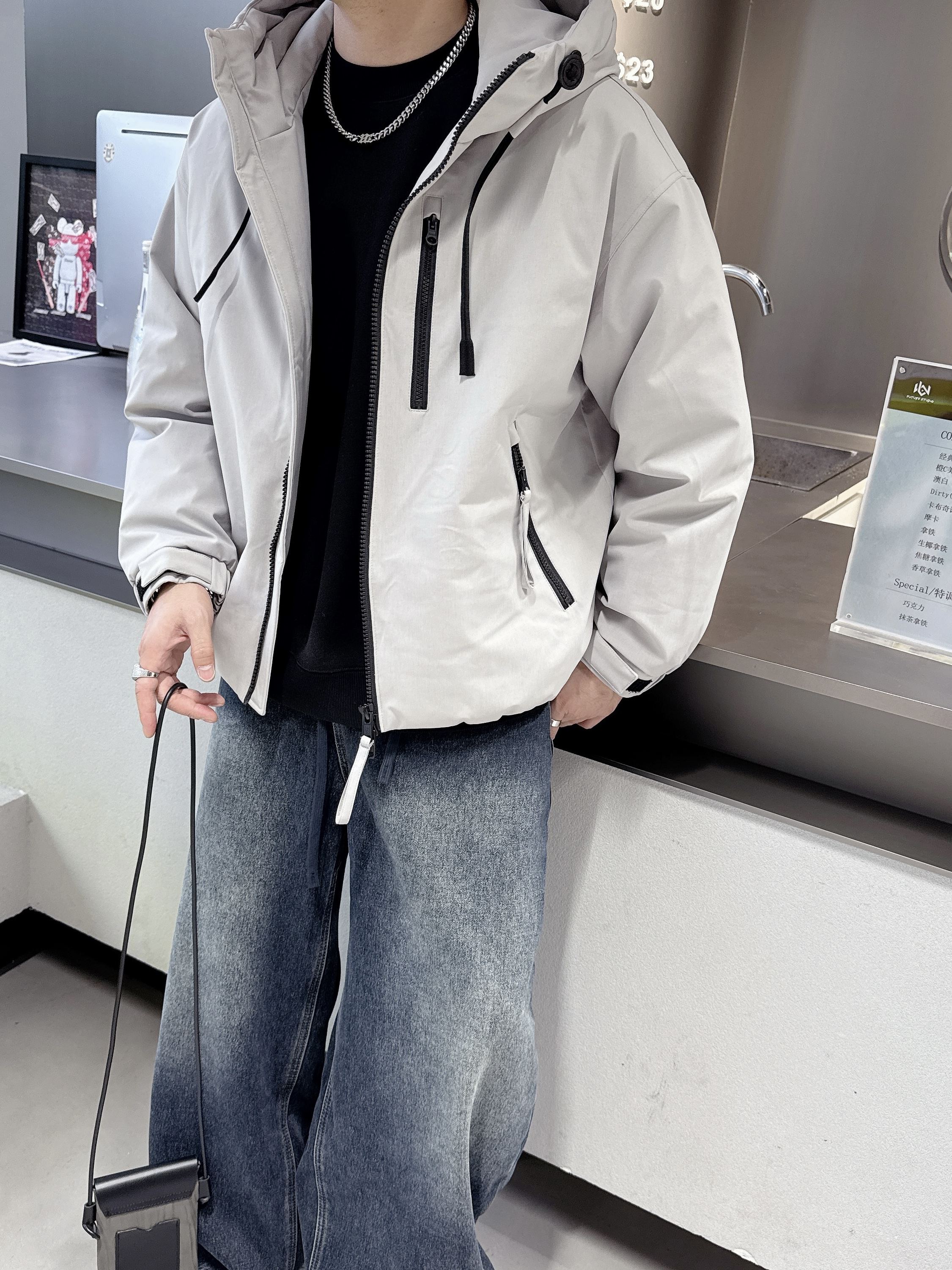 2025冬季新款男士休闲羽绒服时尚百搭休闲潮牌标准版连帽上衣