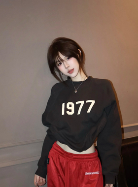 DQ+美式复古数字复线植绒印花秋冬重磅男女同款1977秋冬圆领卫衣