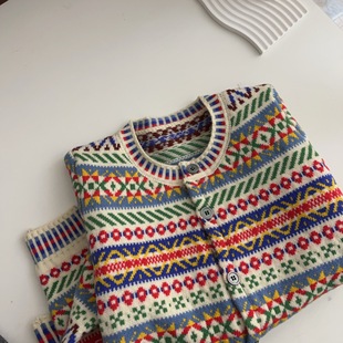 chao好看 民族风复古宽松显瘦保暖上衣 彩色提花正肩毛衣女秋冬款