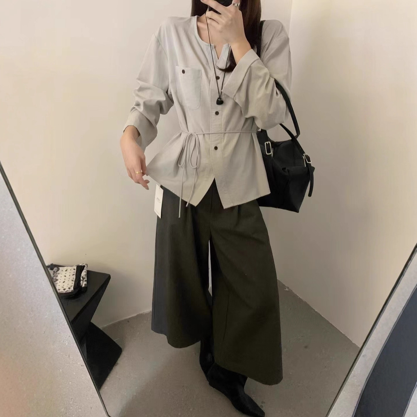 韩系文艺通勤款白色衬衫