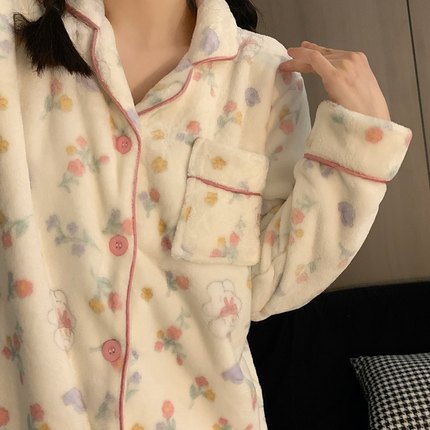 睡衣女冬季卡通翻领秋冬款珊瑚绒可爱加厚法兰绒保暖家居服可外穿