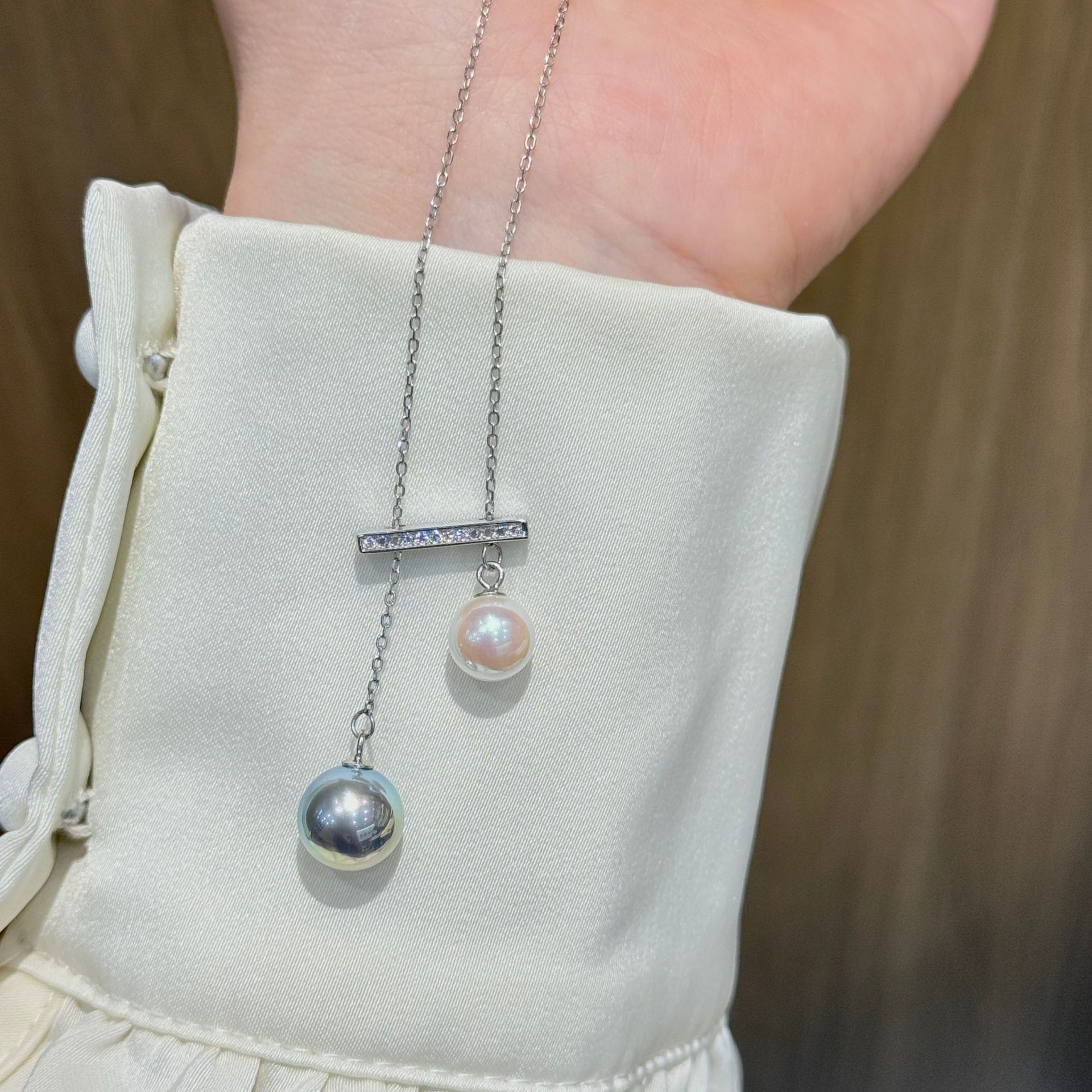 s925纯银极光炫彩施家珍珠平衡木一字项链女轻奢高级感小众设计