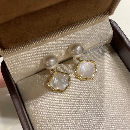 s925银针天然贝母耳环轻奢贝壳耳钉女小众设计高级感施家珍珠耳饰