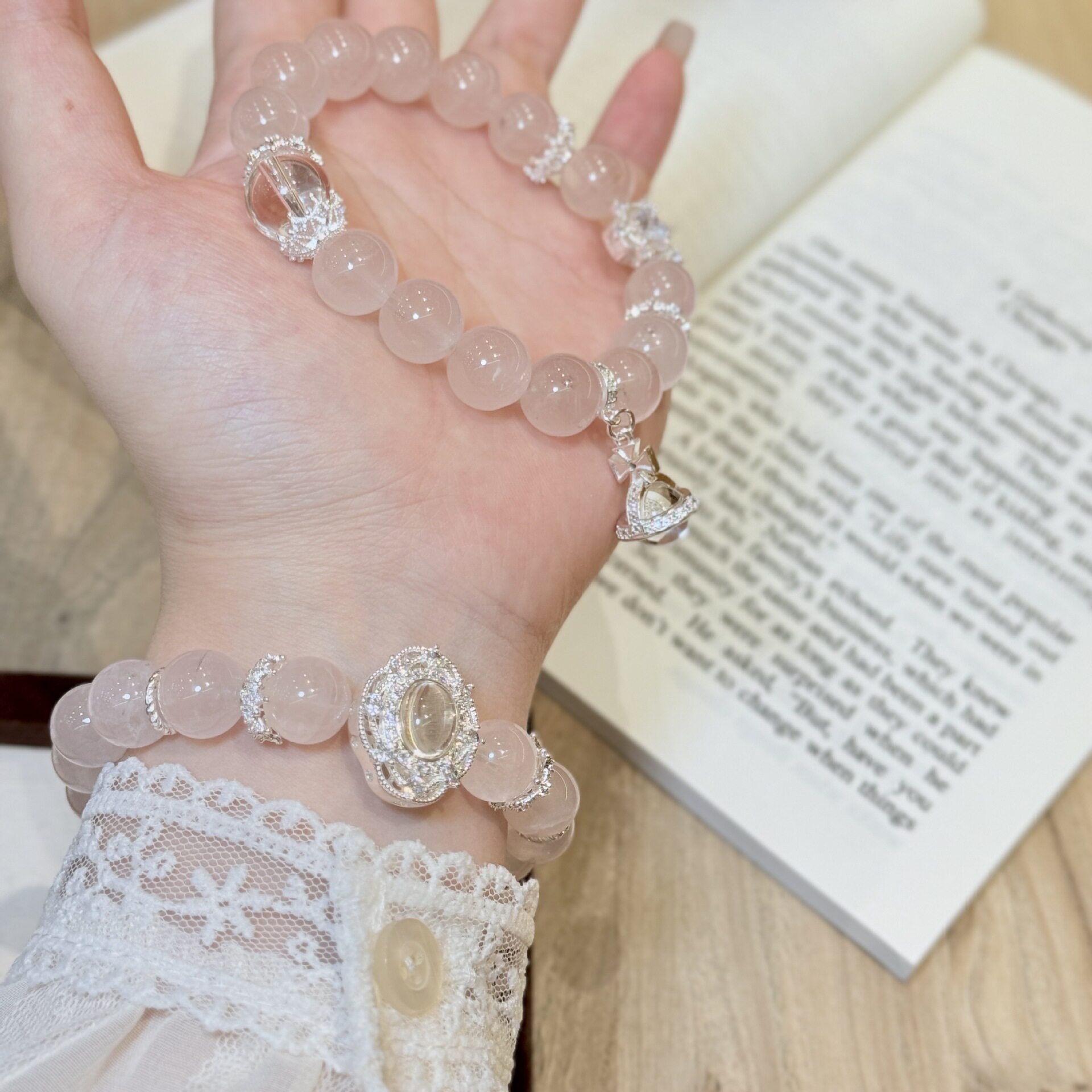 天然粉晶手串星球土星手链轻奢高级感蕾丝手饰设计感小众配饰女